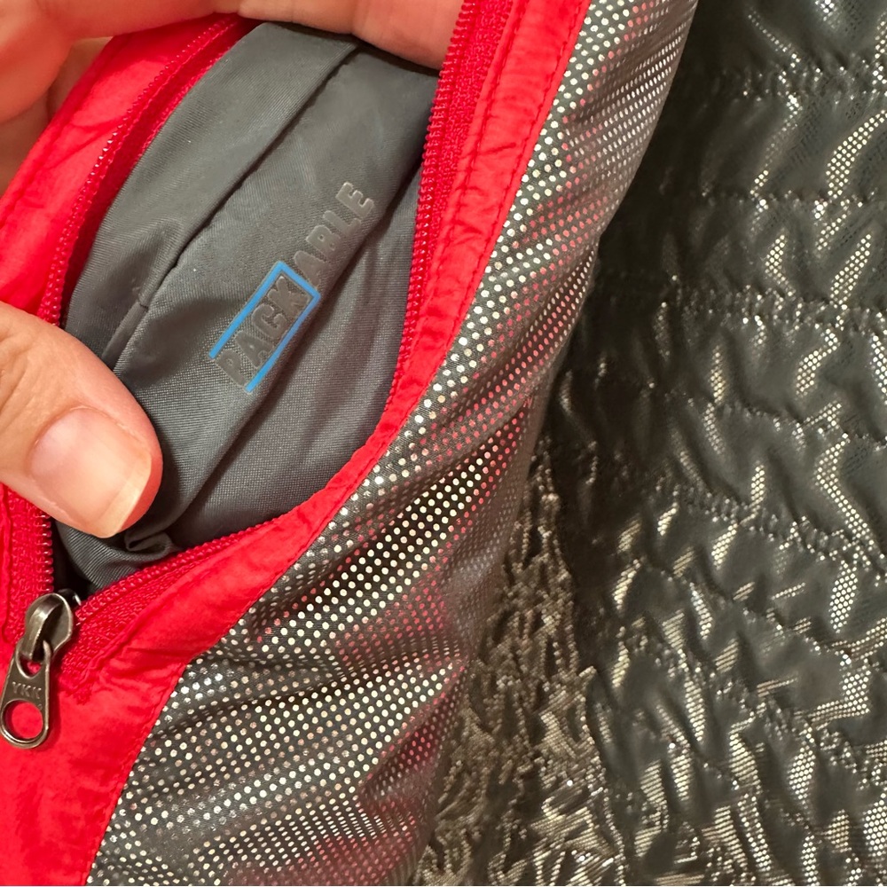 Columbia Omni-heat lightweight packable red puffer jacket, size small - Picture 10 of 16